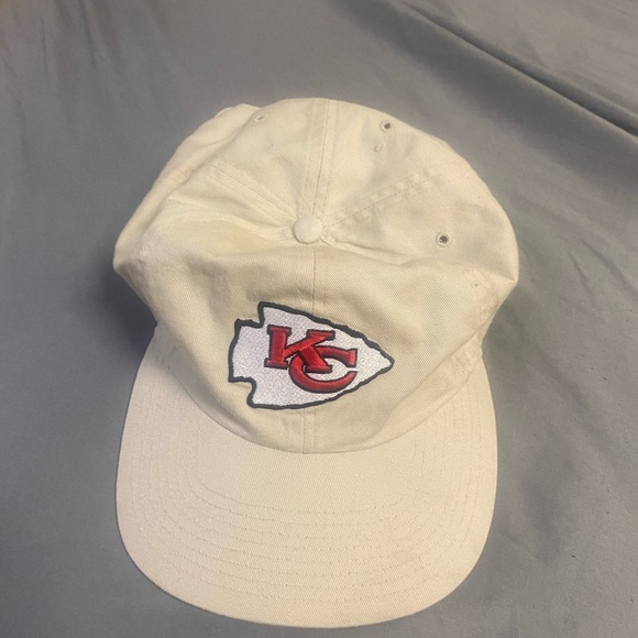 Chiefs hat - Picture 3 of 3